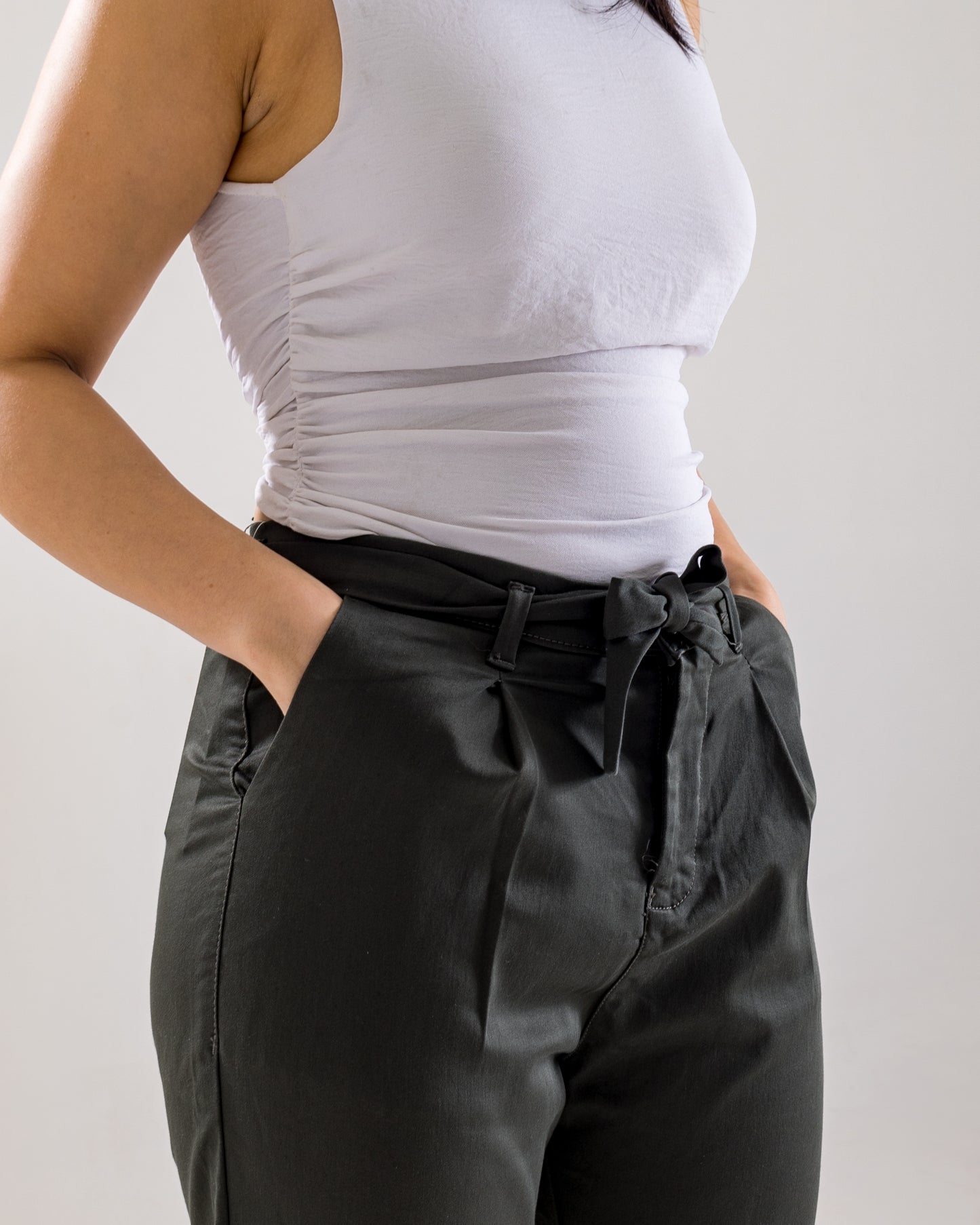 Olive Tie-Up Pleated Pants