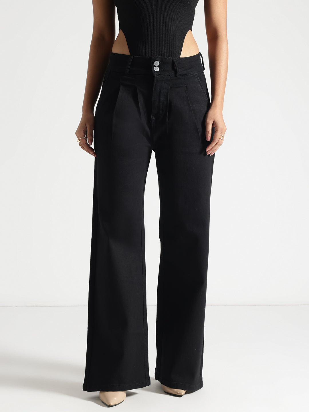 Black Wide-Leg Pleated Jeans