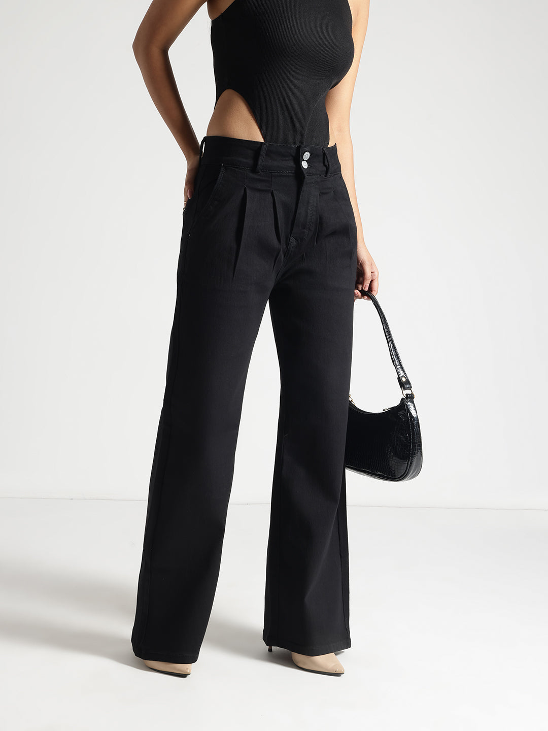 Black Wide-Leg Pleated Jeans