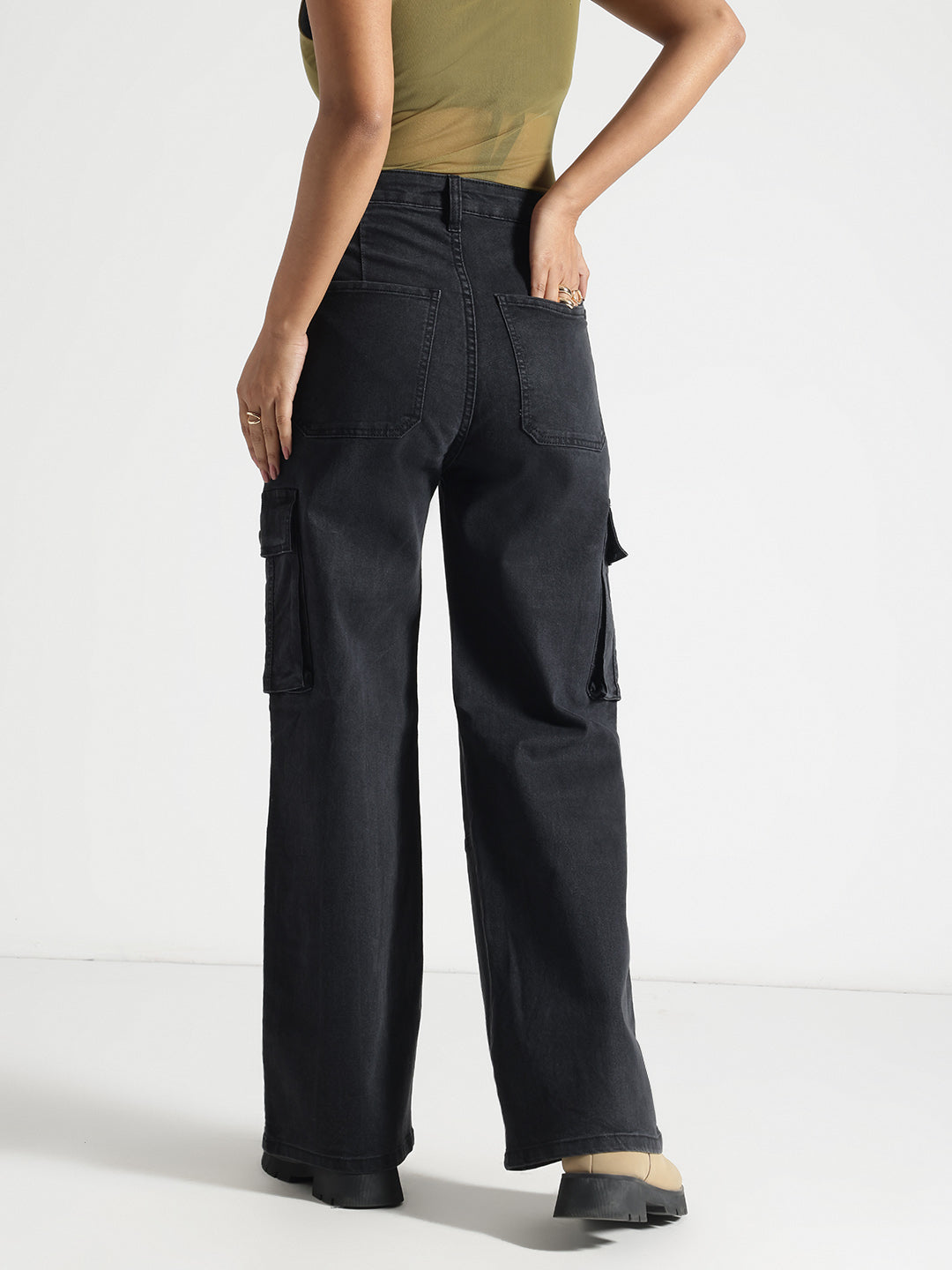 Black Wide-Leg Cargo Jeans