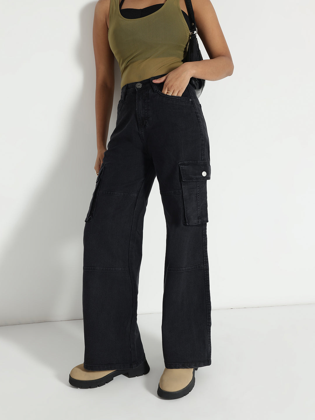 Black Wide-Leg Cargo Jeans